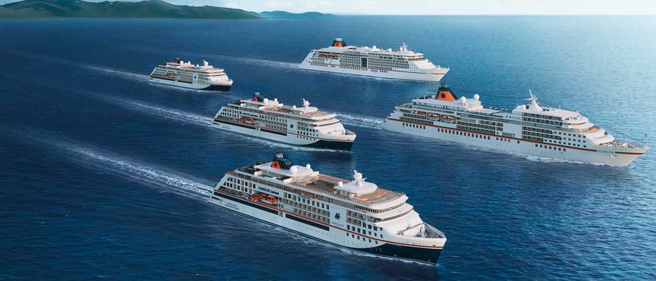 fünf Schiffe der Hapag-Lloyd Cruises in Formation